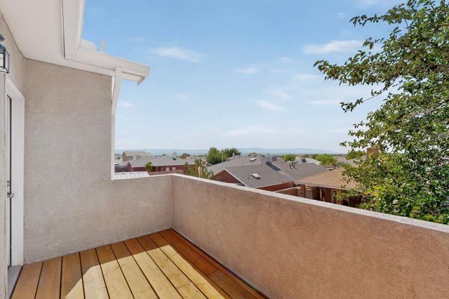 10504 Connemara Drive SW, Albuquerque, NM 87121