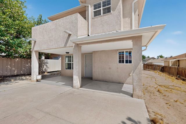 10504 Connemara Drive SW, Albuquerque, NM 87121