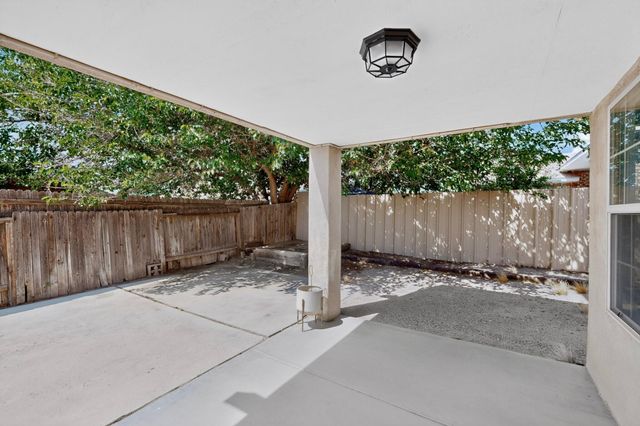 10504 Connemara Drive SW, Albuquerque, NM 87121