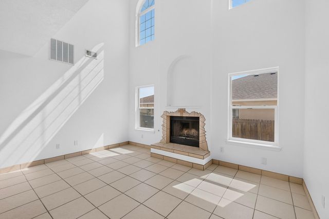 10504 Connemara Drive SW, Albuquerque, NM 87121