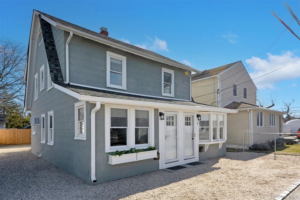 5 Warren Avenue 1, Bayville, NY 11709