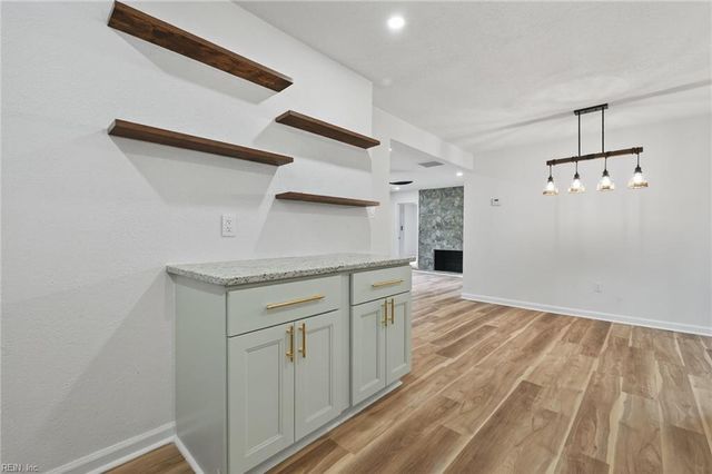 1222 Winburne LN, Norfolk, VA 23502
