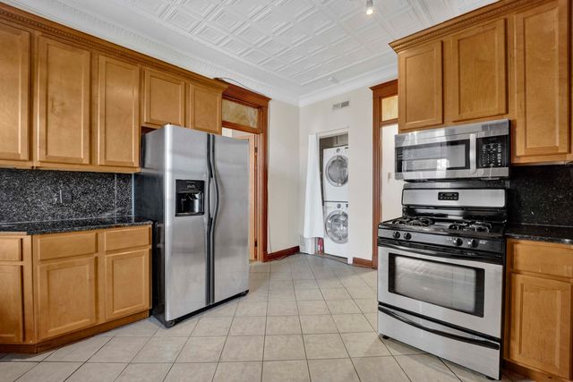 1404 W Flournoy Street 3, Chicago, IL 60607