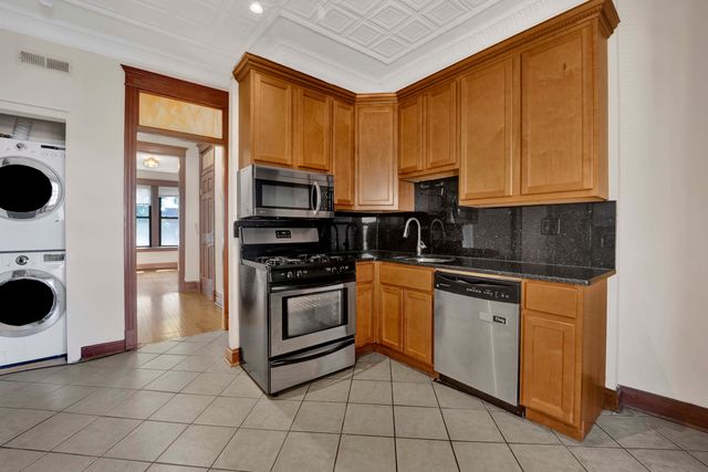 1404 W Flournoy Street 3, Chicago, IL 60607