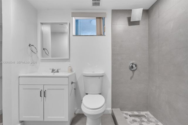 269 NW 7th St 121, Miami, FL 33136