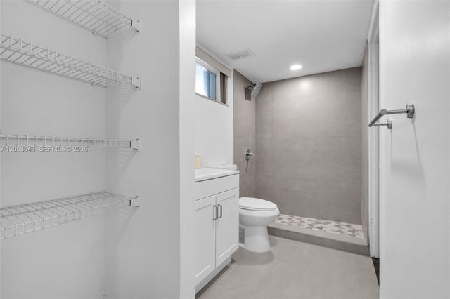 269 NW 7th St 121, Miami, FL 33136