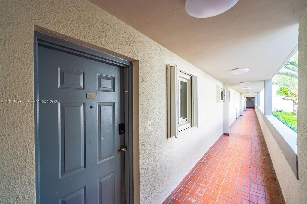 269 NW 7th St 121, Miami, FL 33136