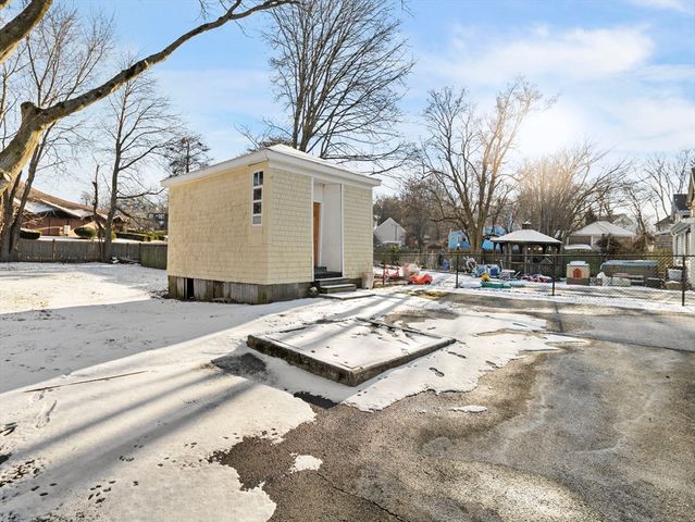 43 Filomena St, Weymouth, MA 02189
