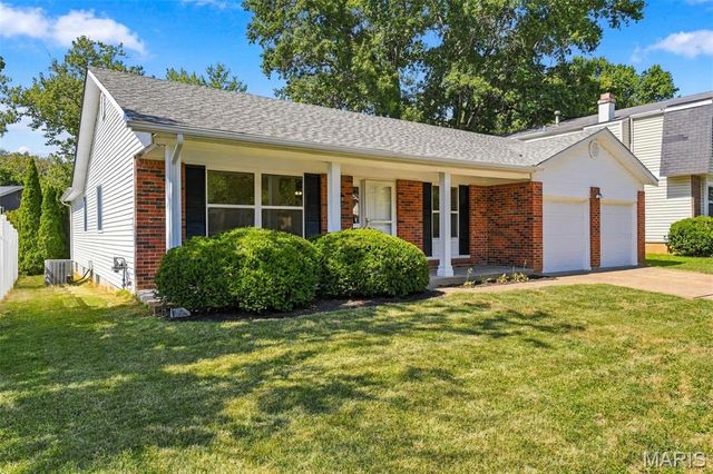807 Nykiel Court, Ballwin, MO 63011