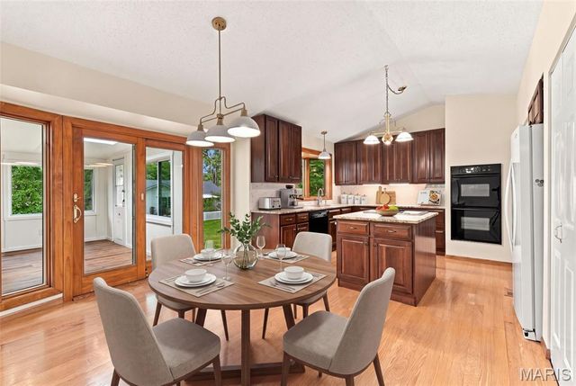 807 Nykiel Court, Ballwin, MO 63011