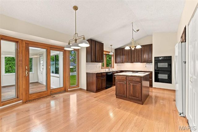 807 Nykiel Court, Ballwin, MO 63011