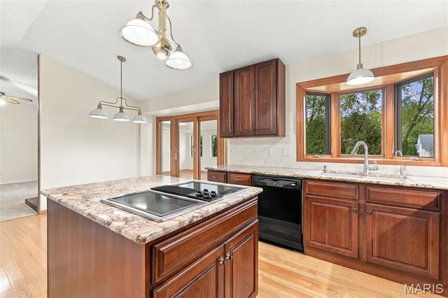807 Nykiel Court, Ballwin, MO 63011