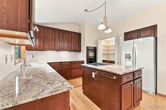 807 Nykiel Court, Ballwin, MO 63011