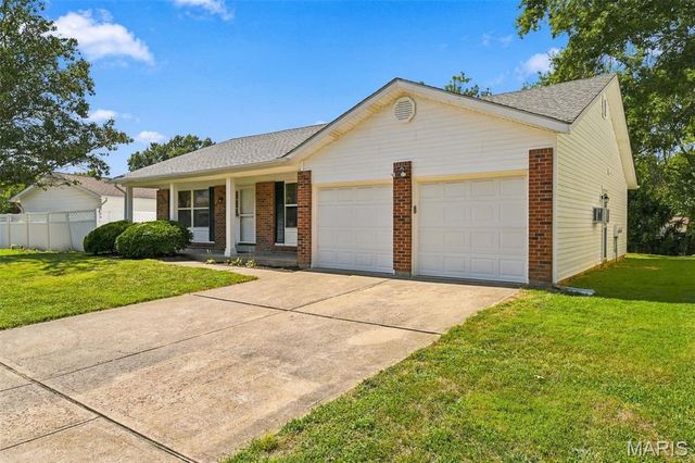 807 Nykiel Court, Ballwin, MO 63011
