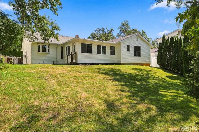 807 Nykiel Court, Ballwin, MO 63011