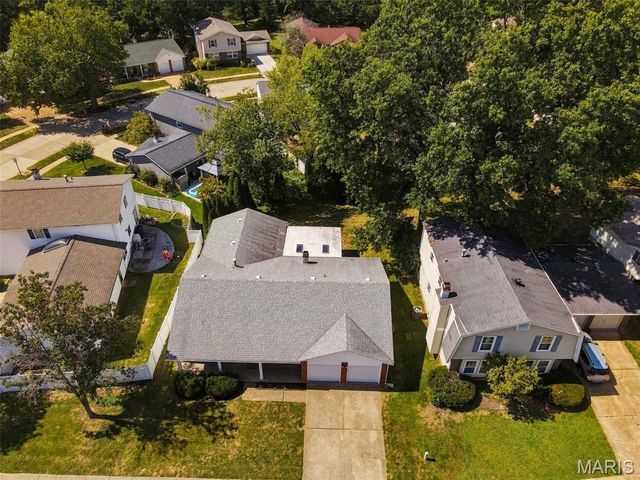 807 Nykiel Court, Ballwin, MO 63011