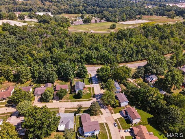 807 Nykiel Court, Ballwin, MO 63011