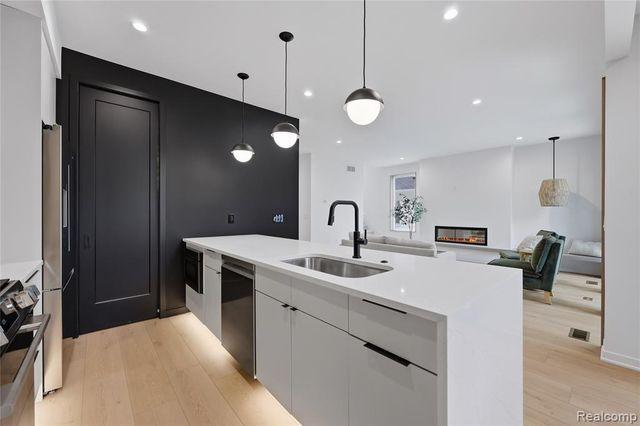 845 Allen Street, Ferndale, MI 48220