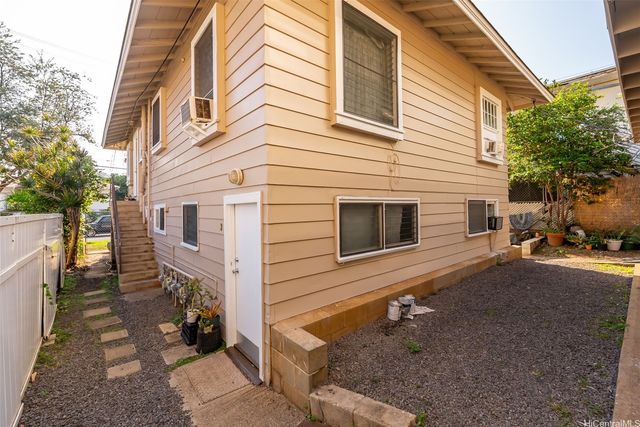 1812 Algaroba Street, Honolulu, HI 96826