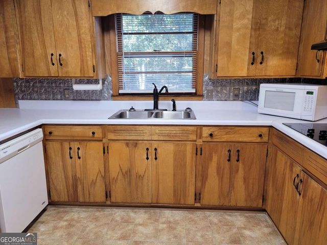 1204 Jefferson Highway, Winder, GA 30680