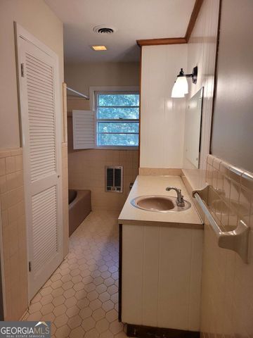 1204 Jefferson Highway, Winder, GA 30680