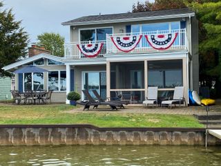 13200 Log Cabin Point, Fenton, MI 48430