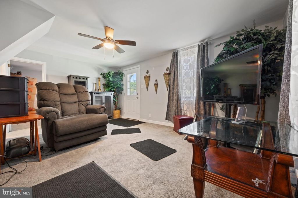475 EVERGREEN AVE, PHILADELPHIA, PA 19128 — photo 2