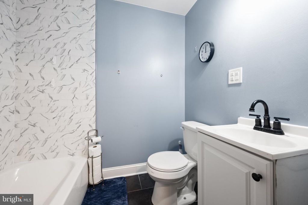 475 EVERGREEN AVE, PHILADELPHIA, PA 19128 — photo 5