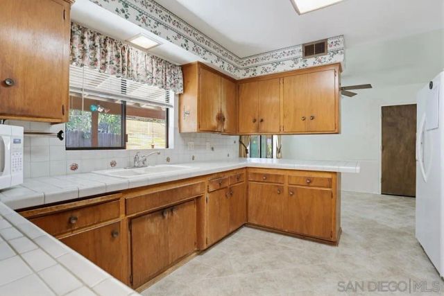 8420 Wenatchee Ave, El Cajon, CA 92021