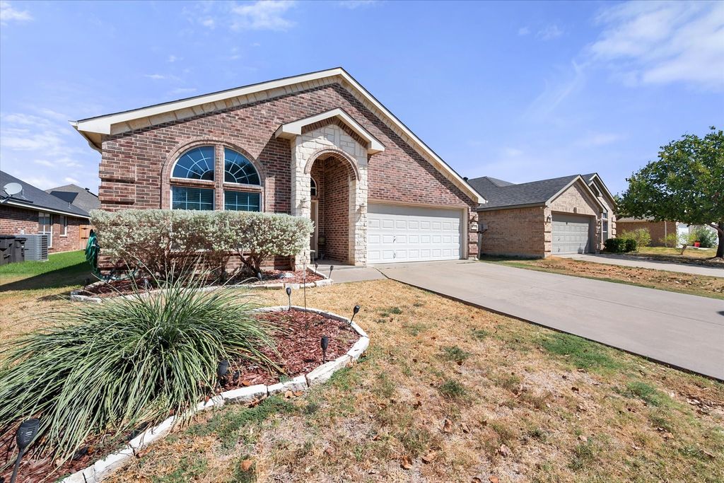 8249 Winter Falls Trail, Fort Worth, TX 76053 — photo 2