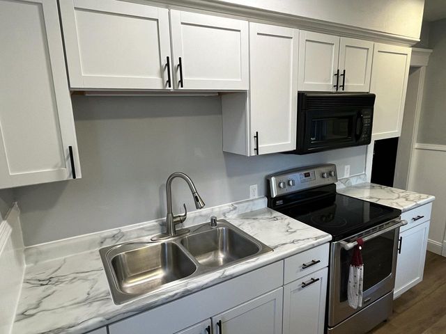 924 N 8th STREET, Manitowoc, WI 54220