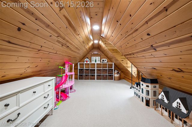 3900 S Ellamae Road, Oakland Charter Township, MI 48363