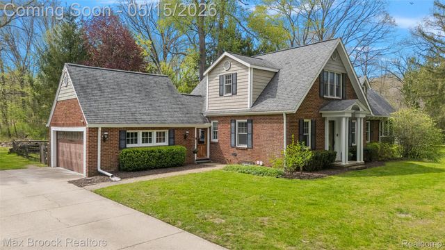 3900 S Ellamae Road, Oakland Charter Township, MI 48363