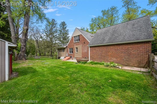 3900 S Ellamae Road, Oakland Charter Township, MI 48363