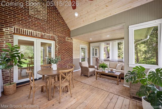 3900 S Ellamae Road, Oakland Charter Township, MI 48363