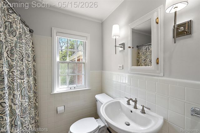 3900 S Ellamae Road, Oakland Charter Township, MI 48363
