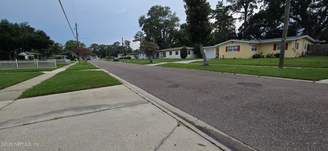 5540 FARGO Drive N, Jacksonville, FL 32207