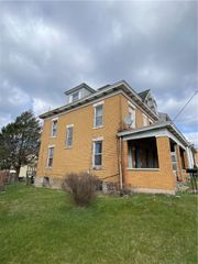 3309 Versailles Ave, Mckeesport, PA 15132