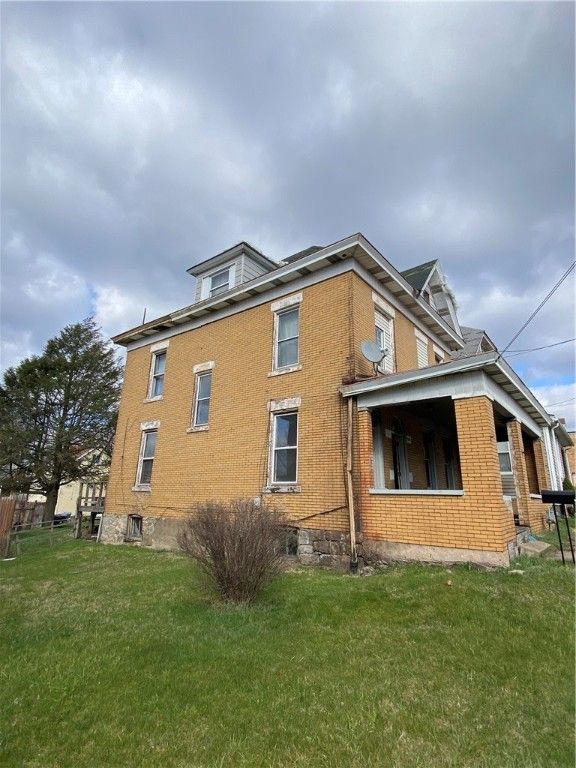 3309 Versailles Ave, Mckeesport, PA 15132