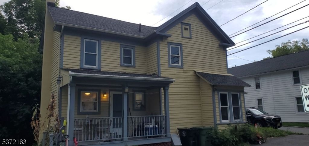 26 Vannatta St, Washington Boro, NJ 07882