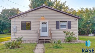 3135 N Lewis Ave, Sioux Falls, SD 57104