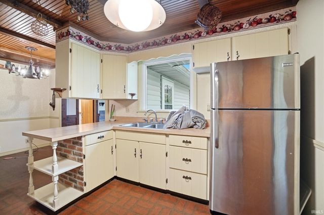 5048 N Us Highway 24 E Road, Huntington, IN 46750