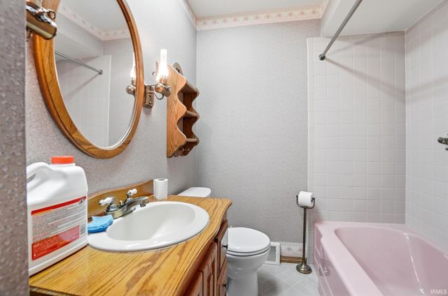 5048 N Us Highway 24 E Road, Huntington, IN 46750