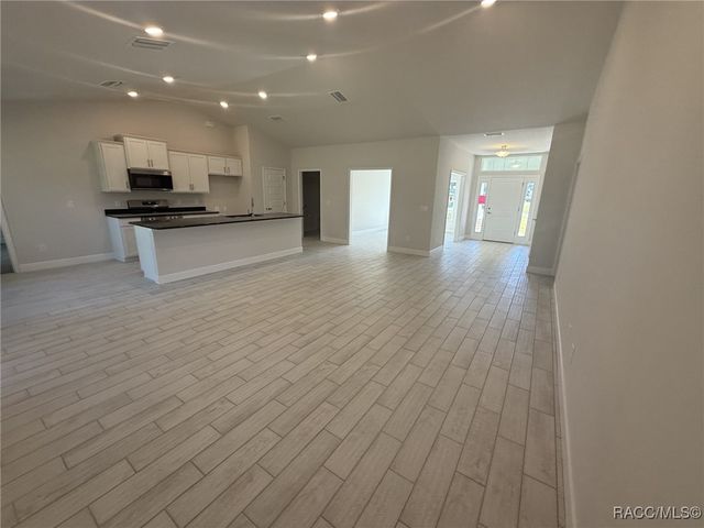 2400 W Tall Oaks Drive, Beverly Hills, FL 34465