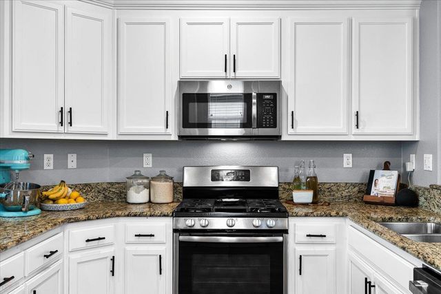 6617 Cervi Rd, Riverbank, CA 95367