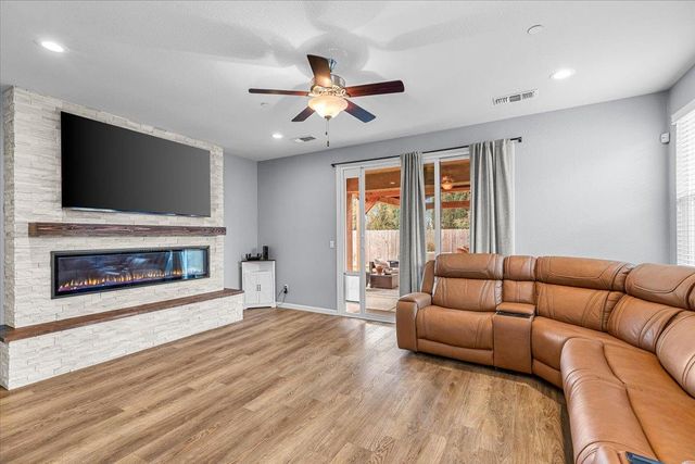 6617 Cervi Rd, Riverbank, CA 95367