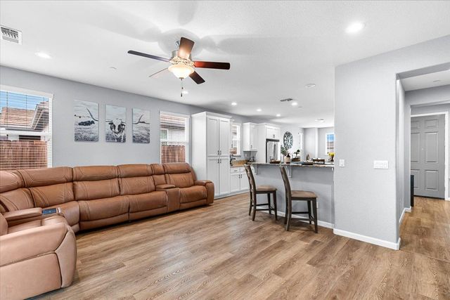 6617 Cervi Rd, Riverbank, CA 95367