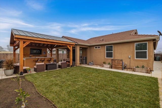 6617 Cervi Rd, Riverbank, CA 95367