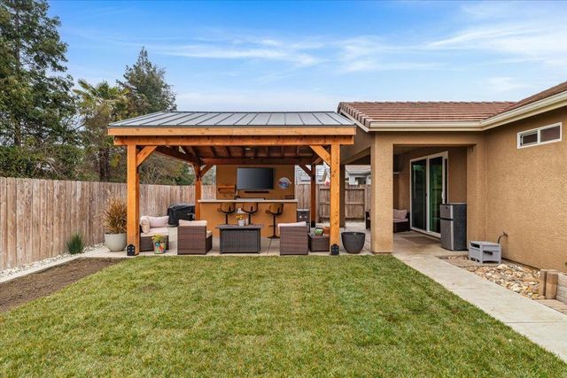 6617 Cervi Rd, Riverbank, CA 95367