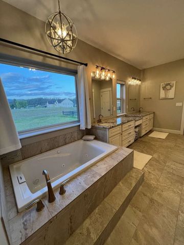 22110 N CREEKSIDE Ln, Colbert, WA 99005